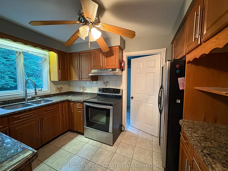 114 Lorne Ave — Photo 9