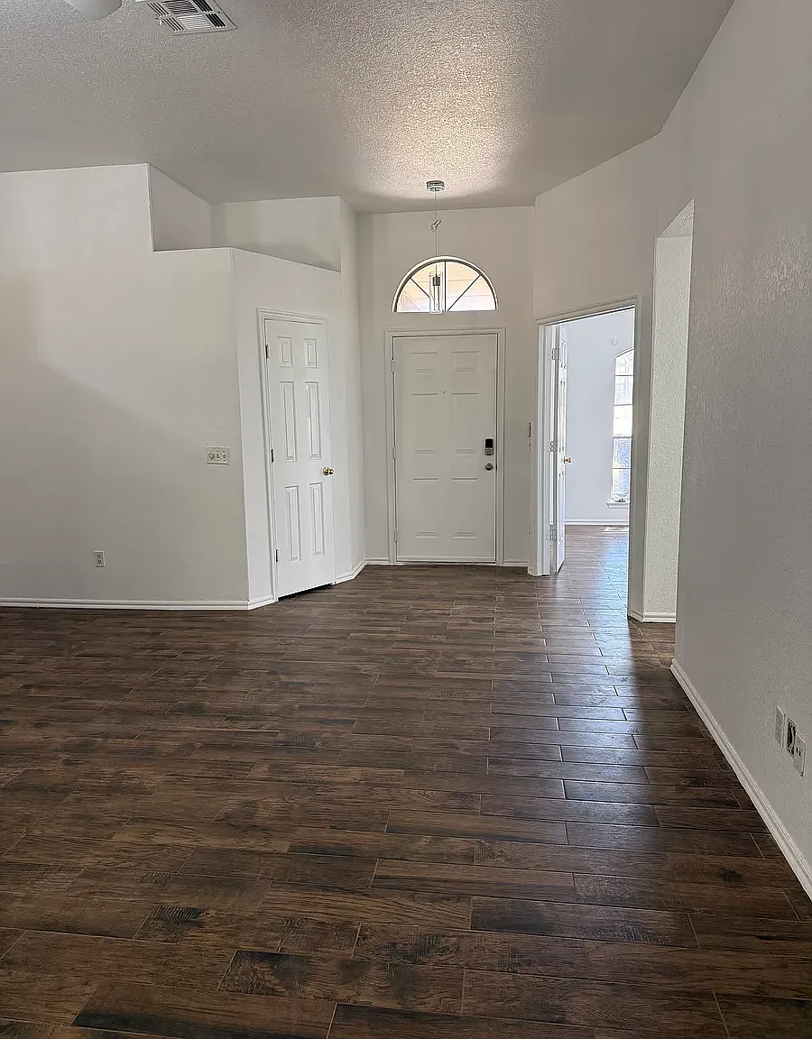 2705 NW 161st St — Photo 3