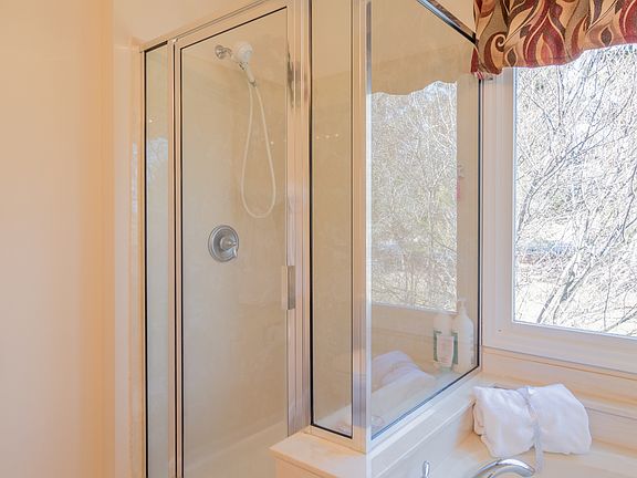 4th image of 14715 Piety Cir