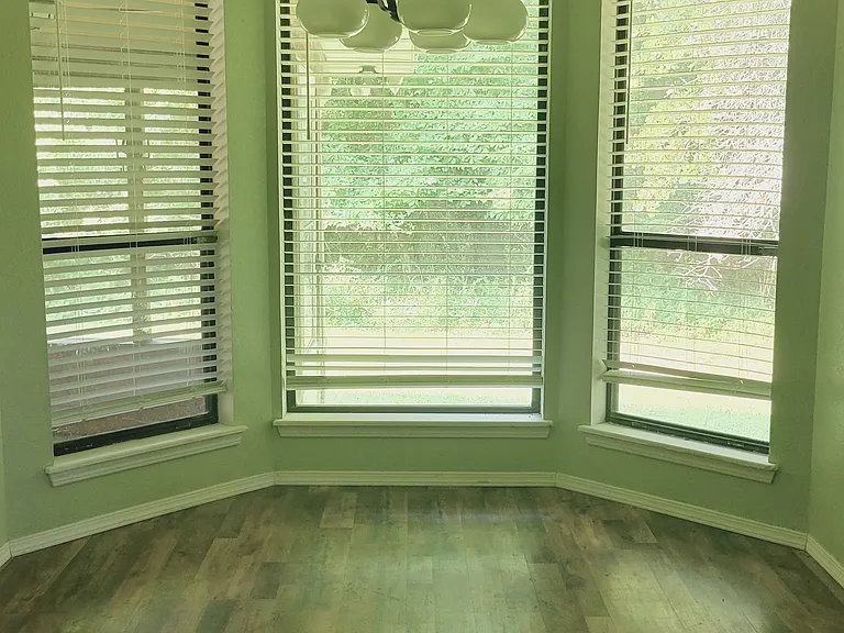 4305 Liberty Cir — Photo 3