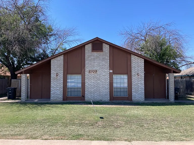2103 Robert E Lee Dr — Photo 3