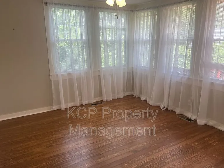 3101 Park Ave — Photo 16