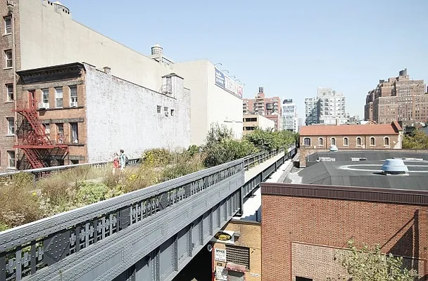 Rented by MNS | media 24