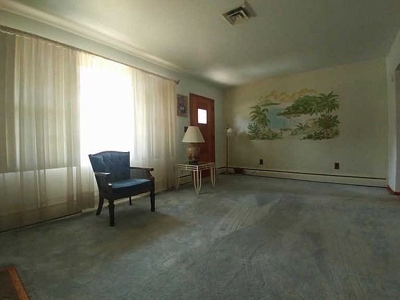 4th image of 14 Jackson Ave