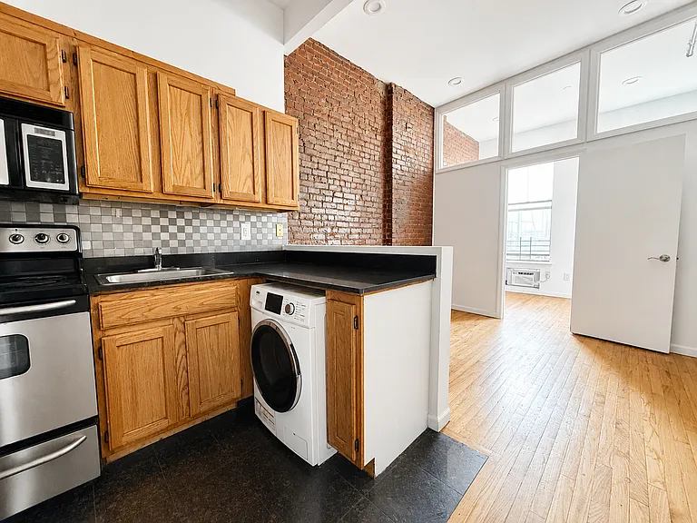 2117 3rd Ave #2B — Photo 5
