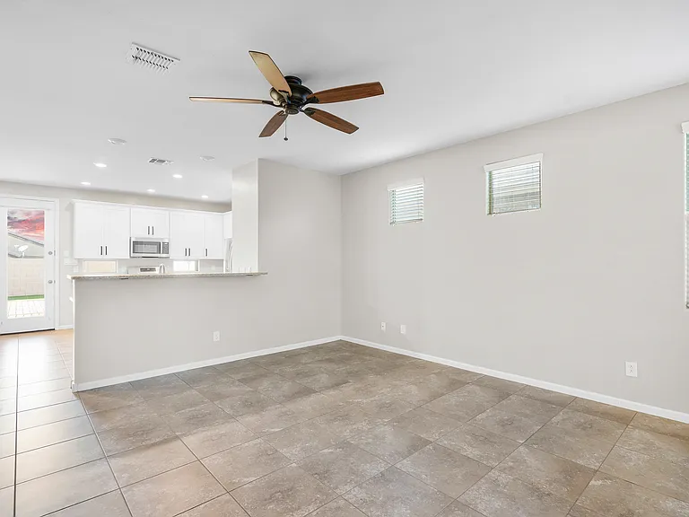 932 W Capulin Trl — Photo 8