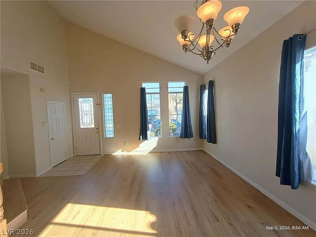 3 bed, 3.0 bath, 2071 sqft, $2,196 — Photo 3