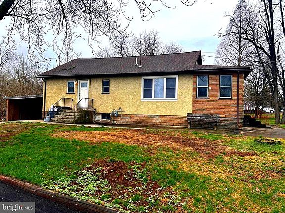 2nd image of 1063 Tanyard Rd