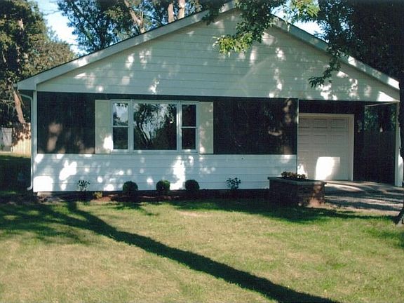 2nd image of 2039 Lakewood Dr