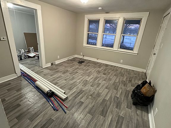 4th image of 137 County Street 1