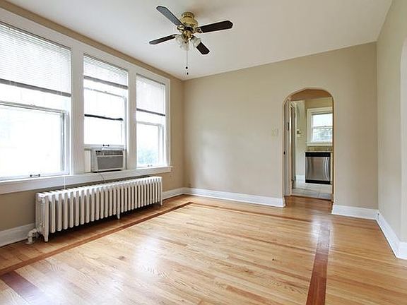 3rd image of 120 N Rose St