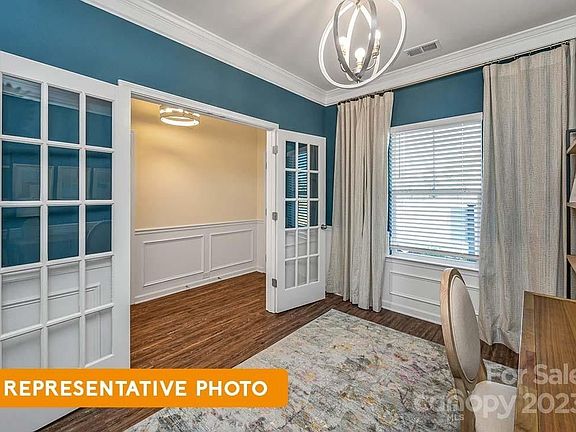 4th image of 2944 Parkwest Dr