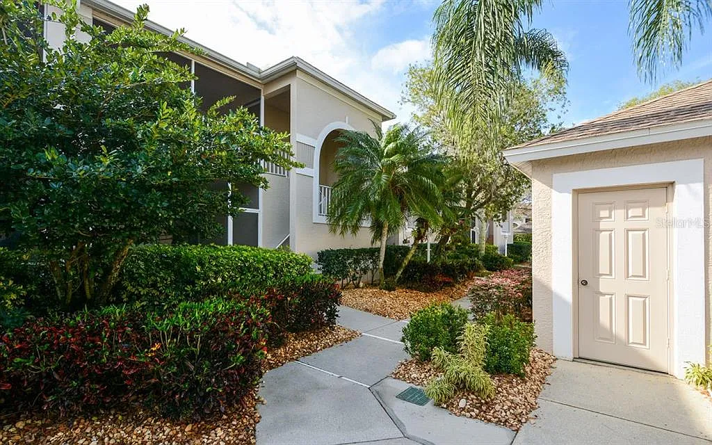 2 bed, 2.0 bath, 1661 sqft, $6,000 — Photo 1