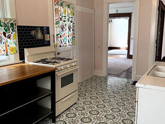 2nd image of 1026 Portage Ave #2