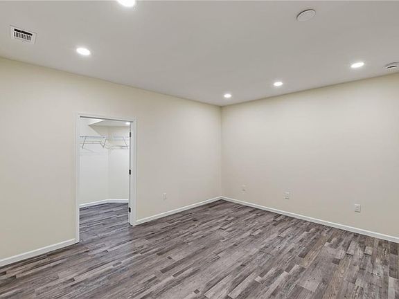 4th image of 160 Janney Cir