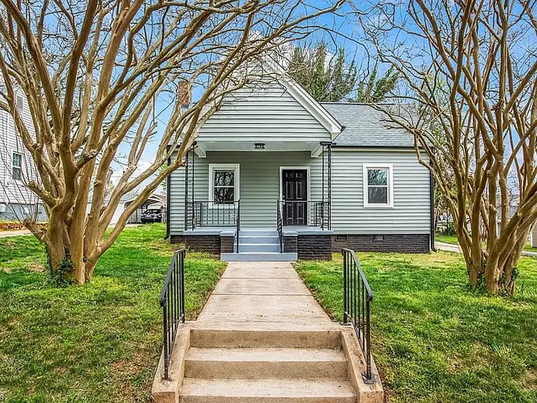 2335 NW Greenway Ave — Photo 1