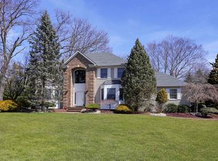 2 Bentley Ct, Freehold, NJ 07728