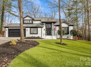 9562 Hunting Ct, Matthews, NC 28105