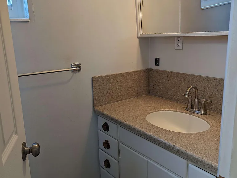244 N 800 E — Photo 25