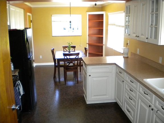 Dine-in Kitchen Area