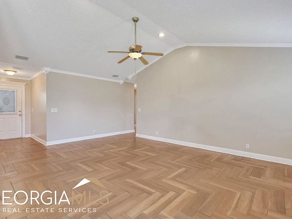 4th image of 101 Easy St