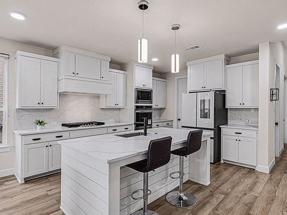 5th image of 4101 Kestrel St