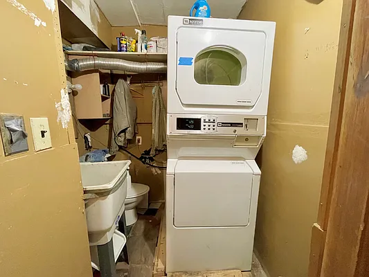 Rented by Compass | media 24