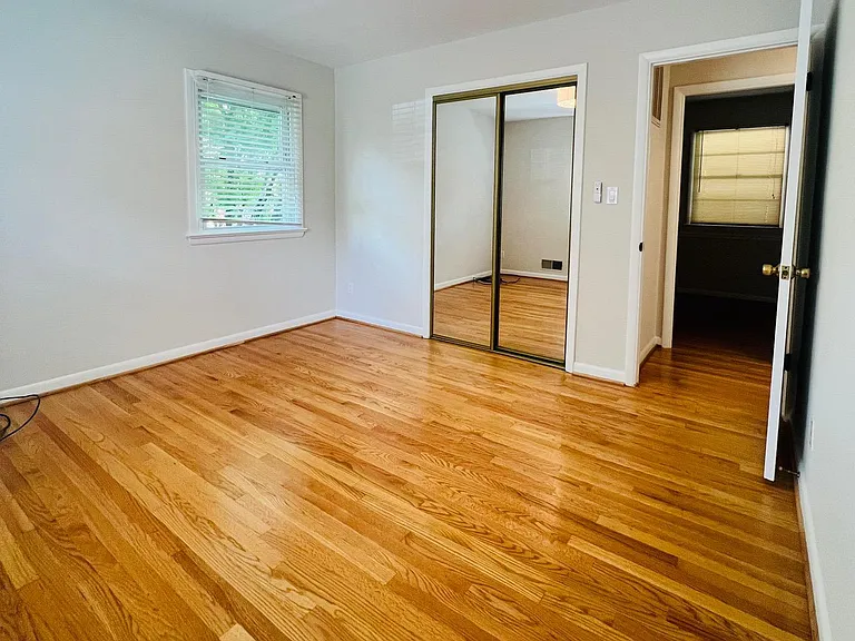 407 Anderson Ave — Photo 11