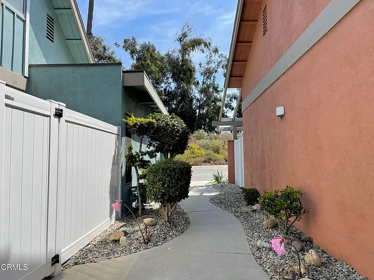 2991 E Harbor Blvd — Photo 17