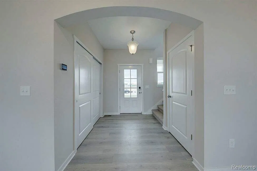 2123 Steelwood Drive - MOD 98 - 1 — Photo 2