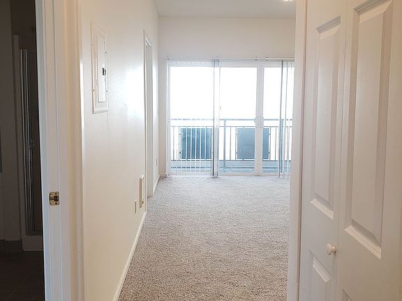 5th image of 640 E 15th Ave #215
