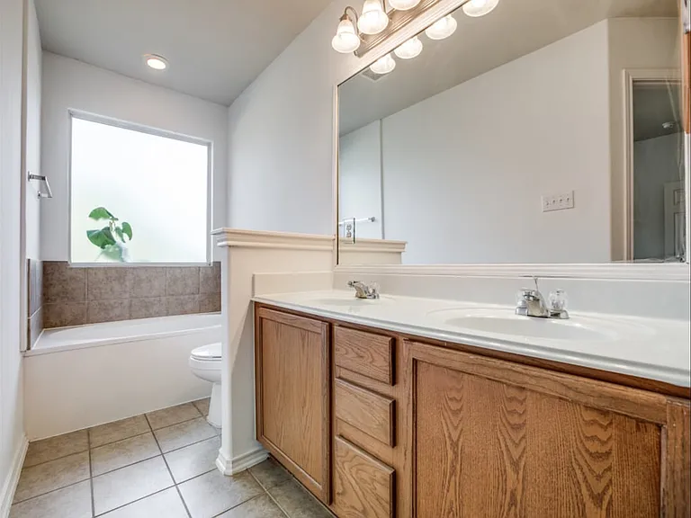 319 Willow Grove Dr — Photo 11