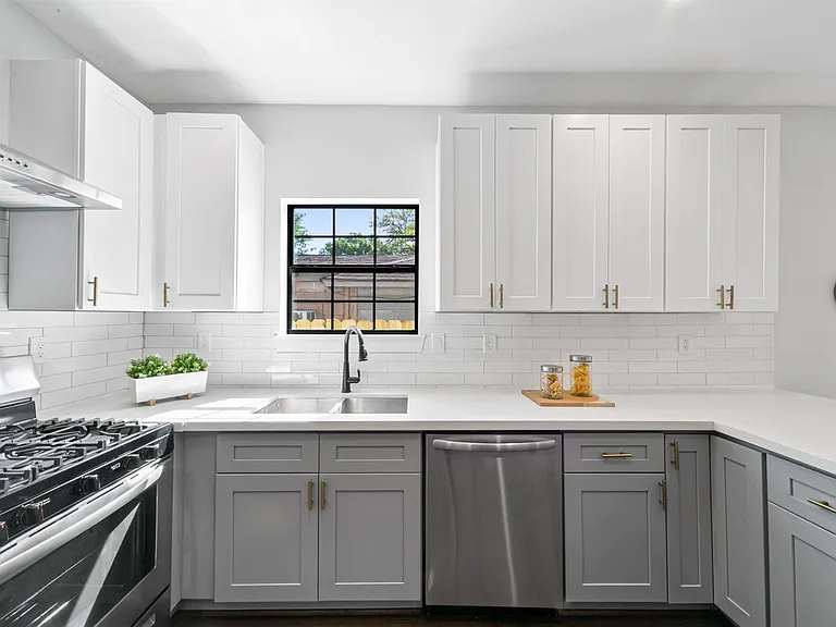 815 Wilkes St — Photo 15
