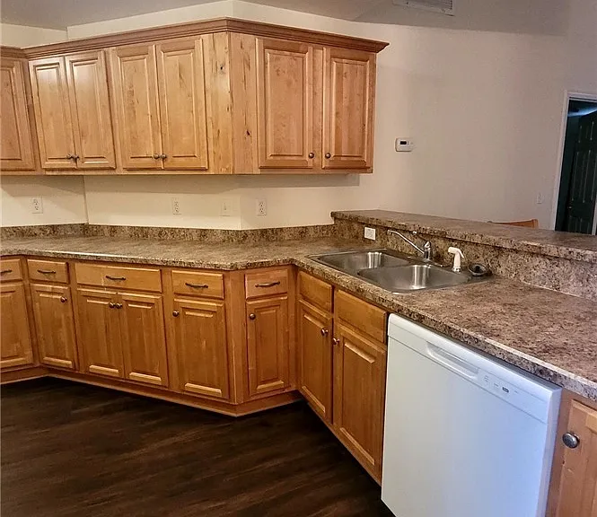214 Northwood Rd — Photo 5