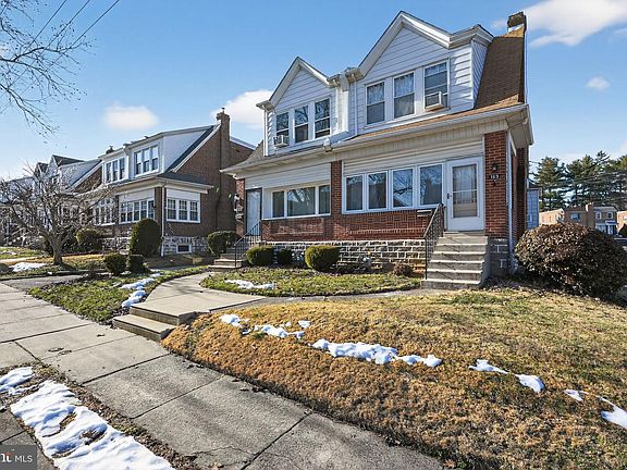 3rd image of 165 W Albemarle Ave