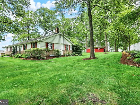 3rd image of 3671 White Oak Rd