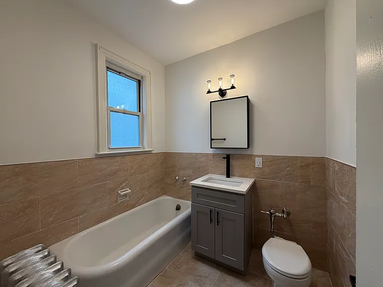 722 E 231st St #1 — Photo 6