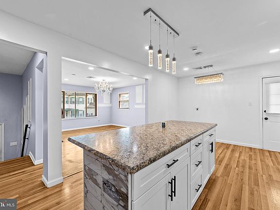 4th image of 410 Lewistown Rd