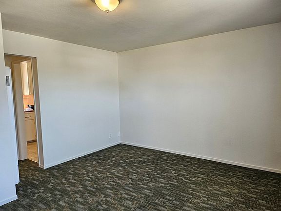 3rd image of 90 E 39th Ave