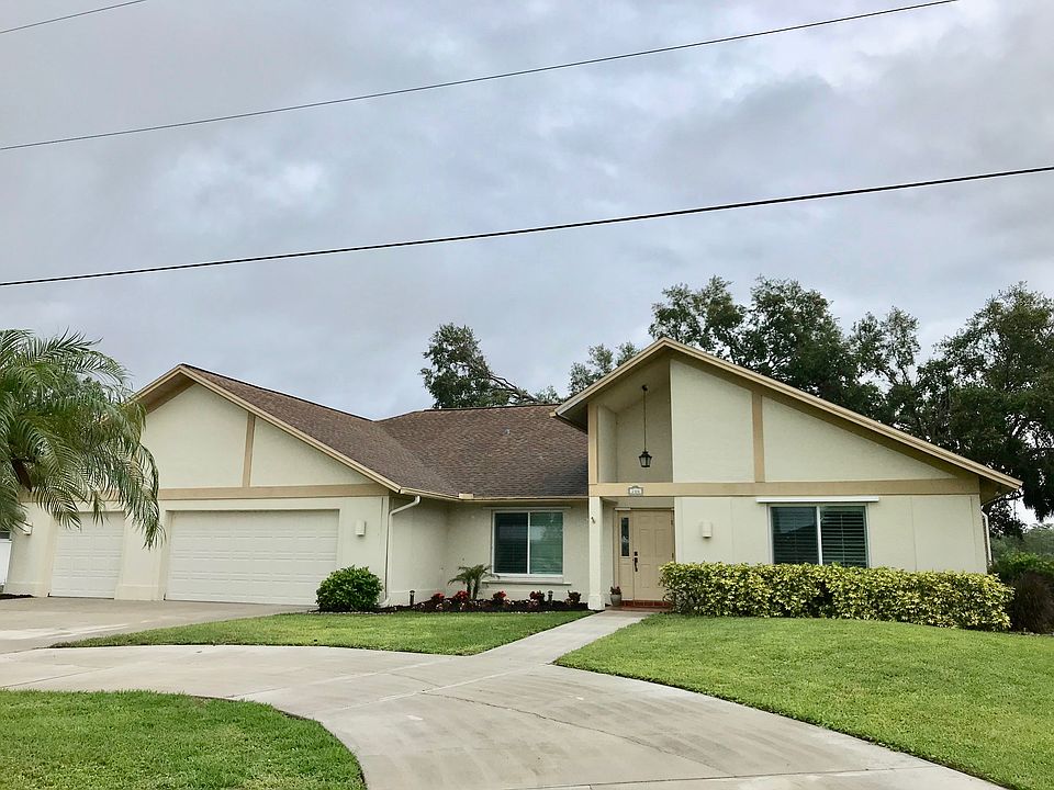 Oversize triple garage