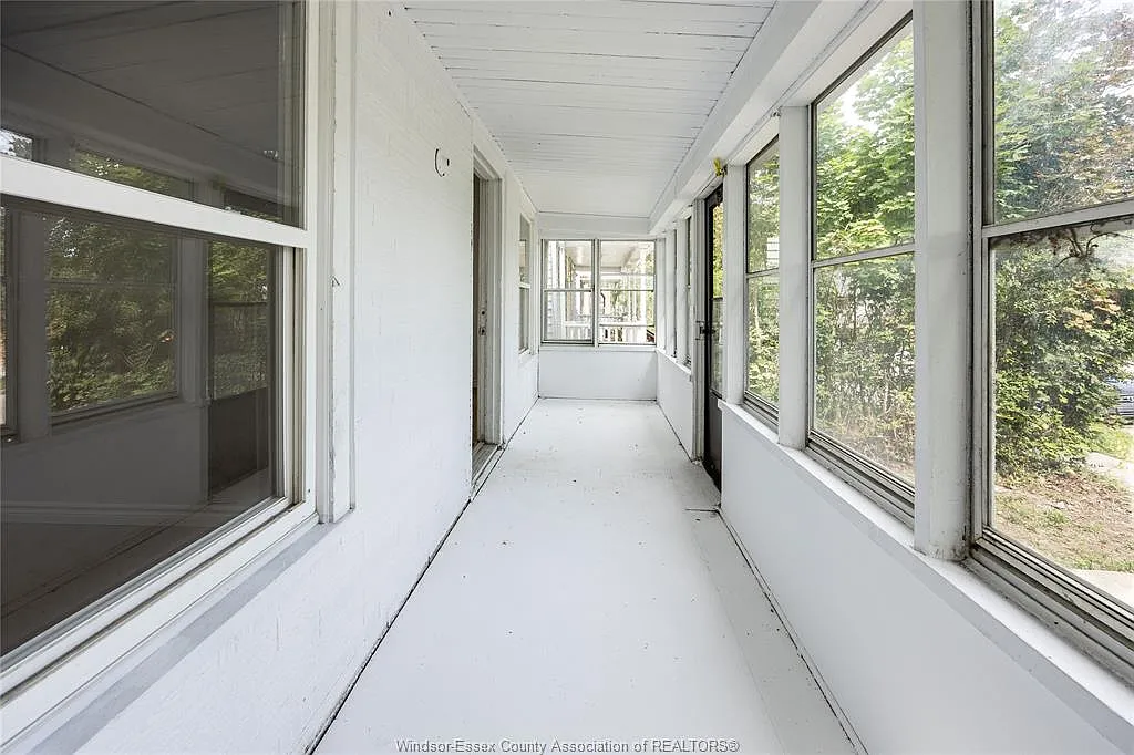 4 bed, $2,000 — Photo 2