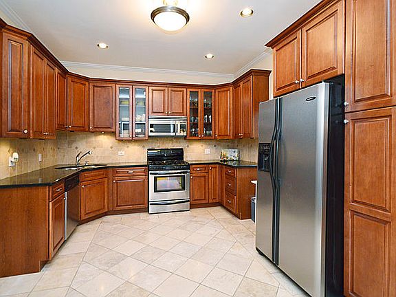 5th image of 701 W Buena Ave #C