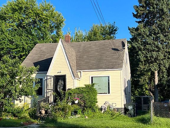 2nd image of 747 Broadway Ave