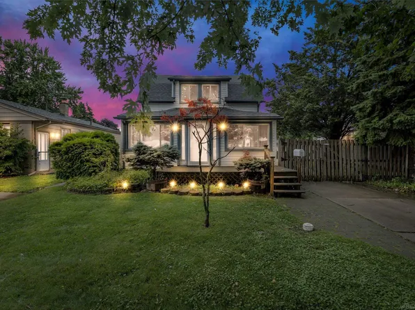 22485 Daniels St, Saint Clair Shores, MI 48081