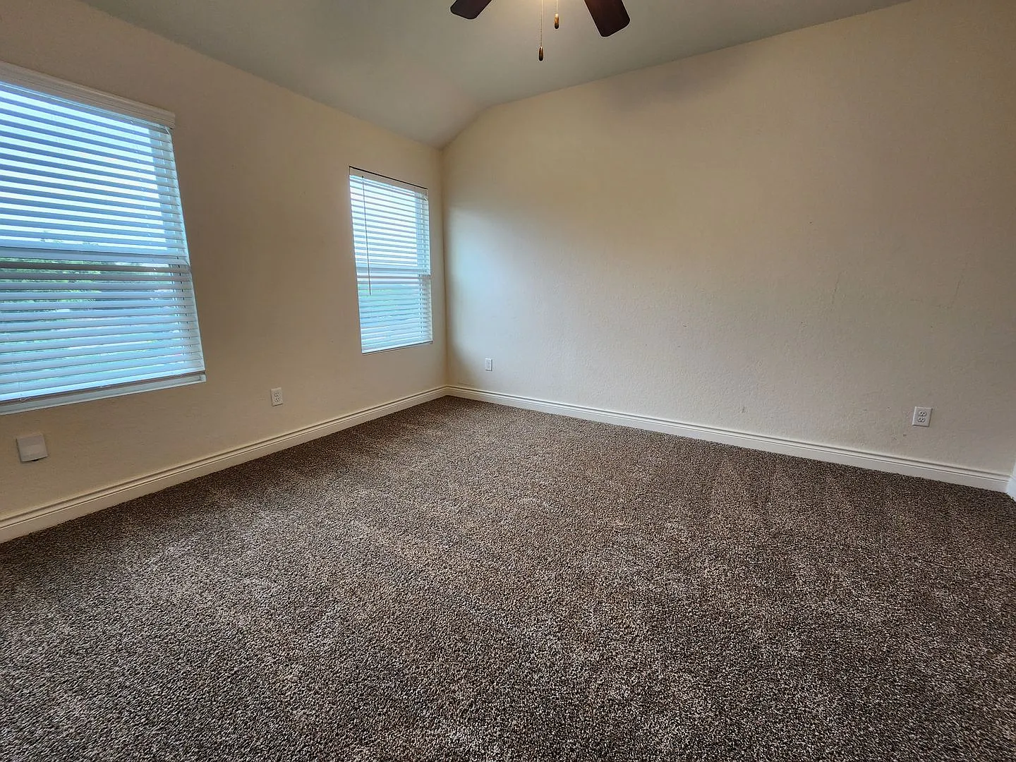 1 Month Free Rent 3/2.5/1.5 Fourplex with Granite Countertops, 9ft Ceilings, Fridge, Washer, Drye... — Photo 3