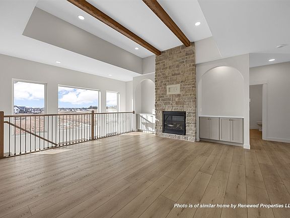 4th image of 524 Park View Ct