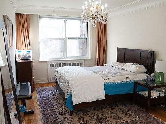 3rd image of 310 W 55th St APT 4C