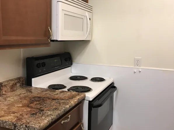 1316 Division St E, Faribault, MN 55021