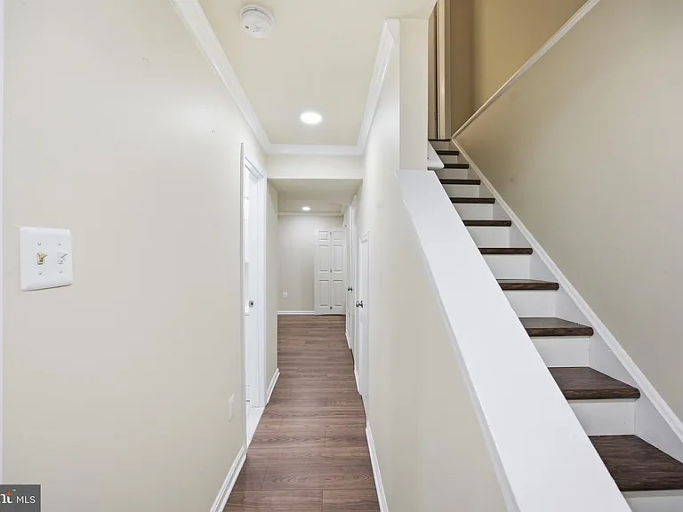 1935 Pohick Creek Ct — Photo 24