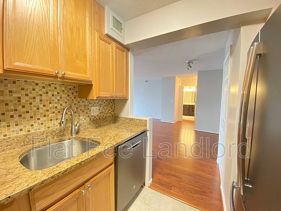 4th image of 900 N Stafford St APT 1603